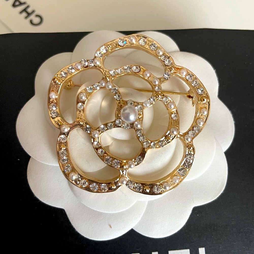 Brooch Camellia Flower Gold with Pearls and Stones